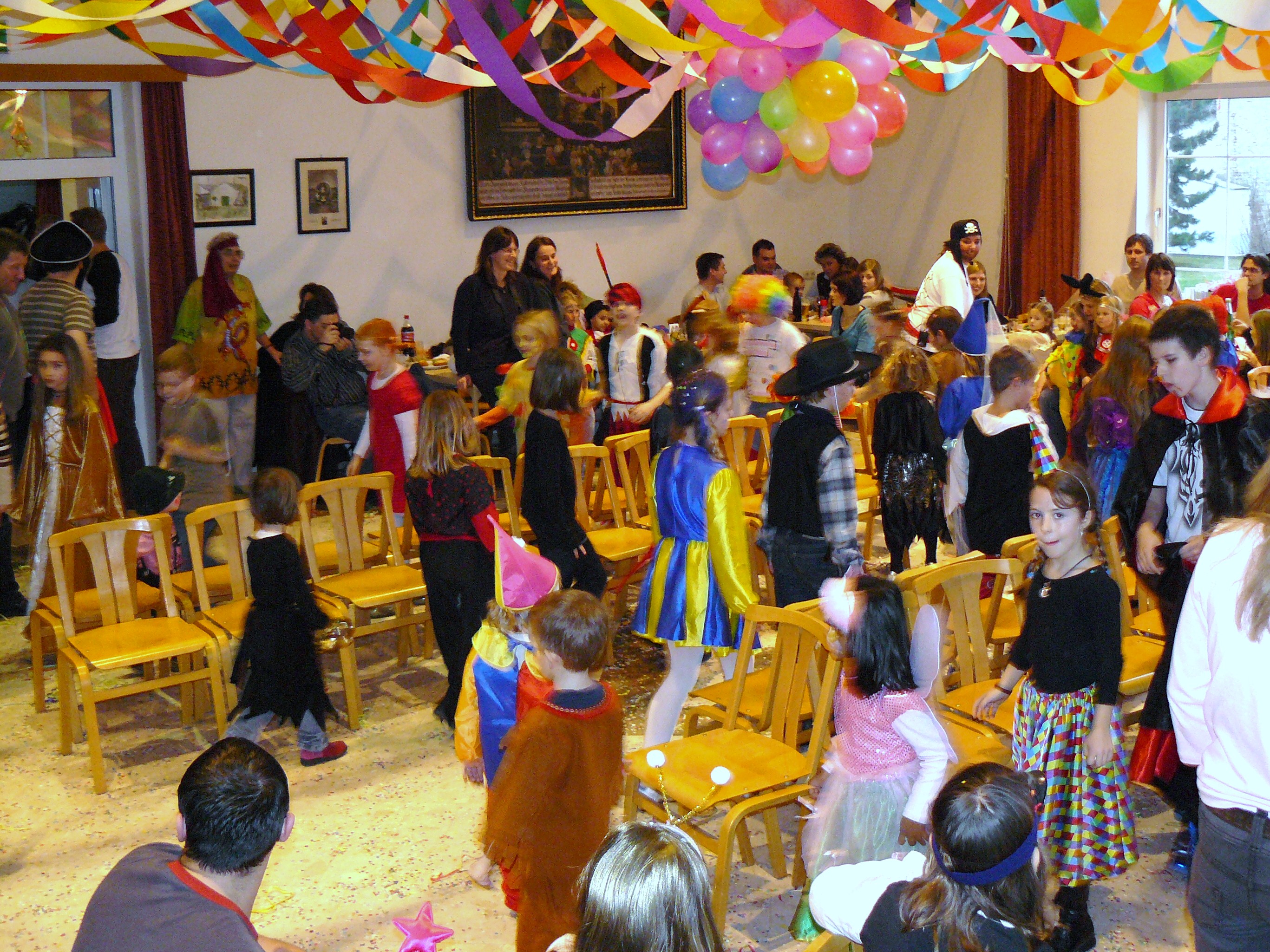 kinderball08 115.jpg