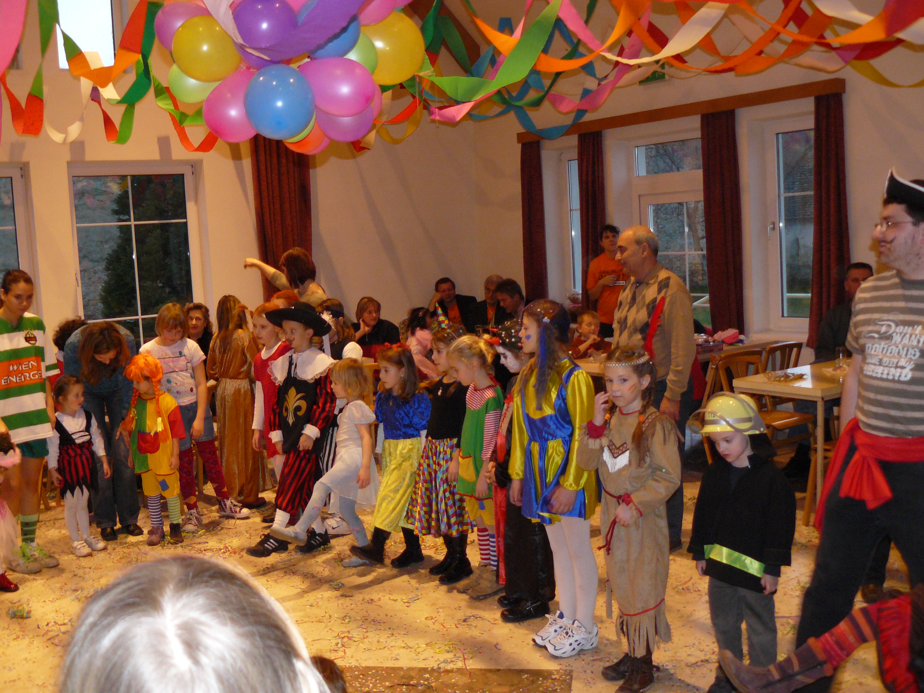 kinderball08 143.jpg