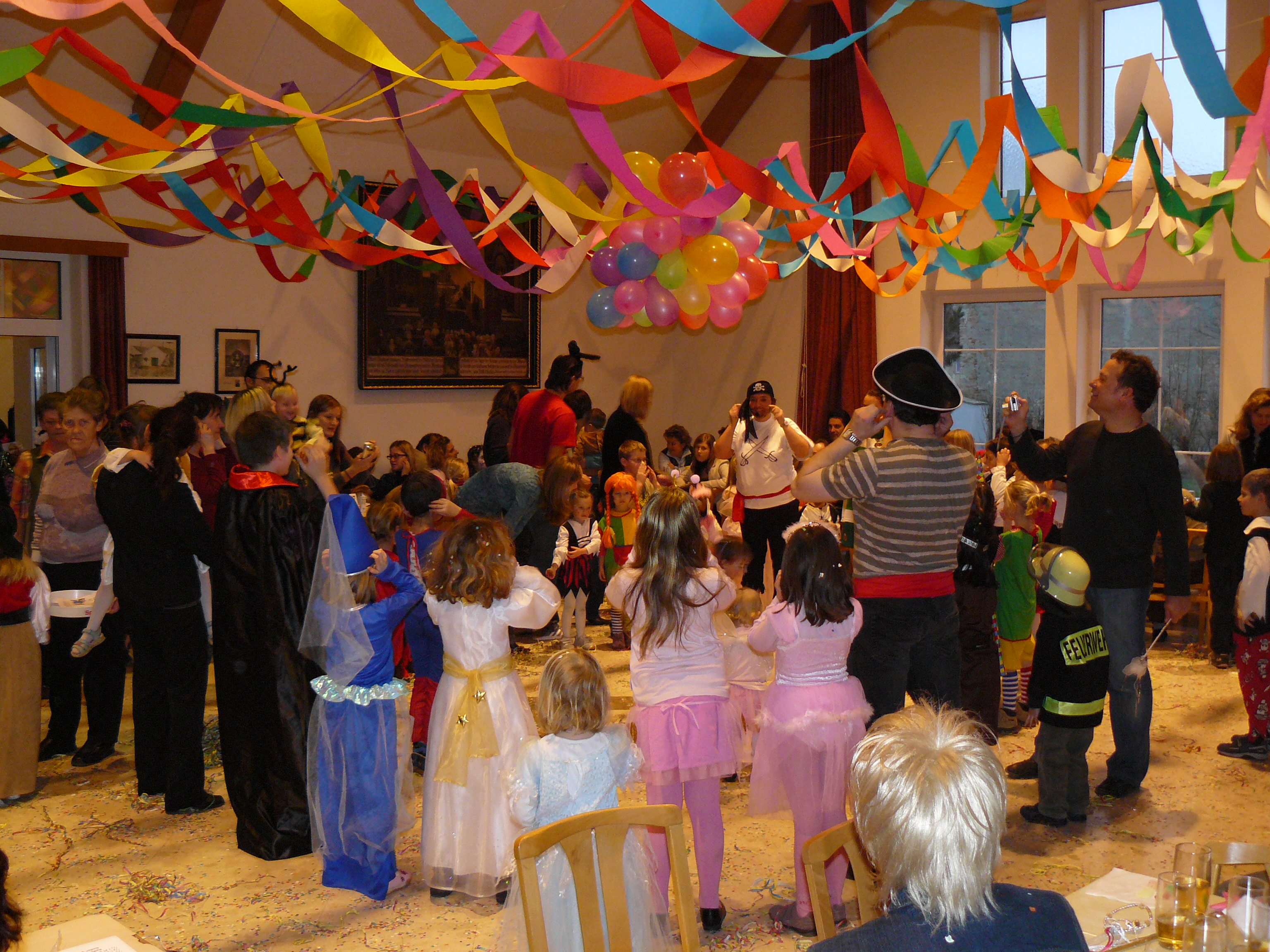 kinderball08 150.jpg