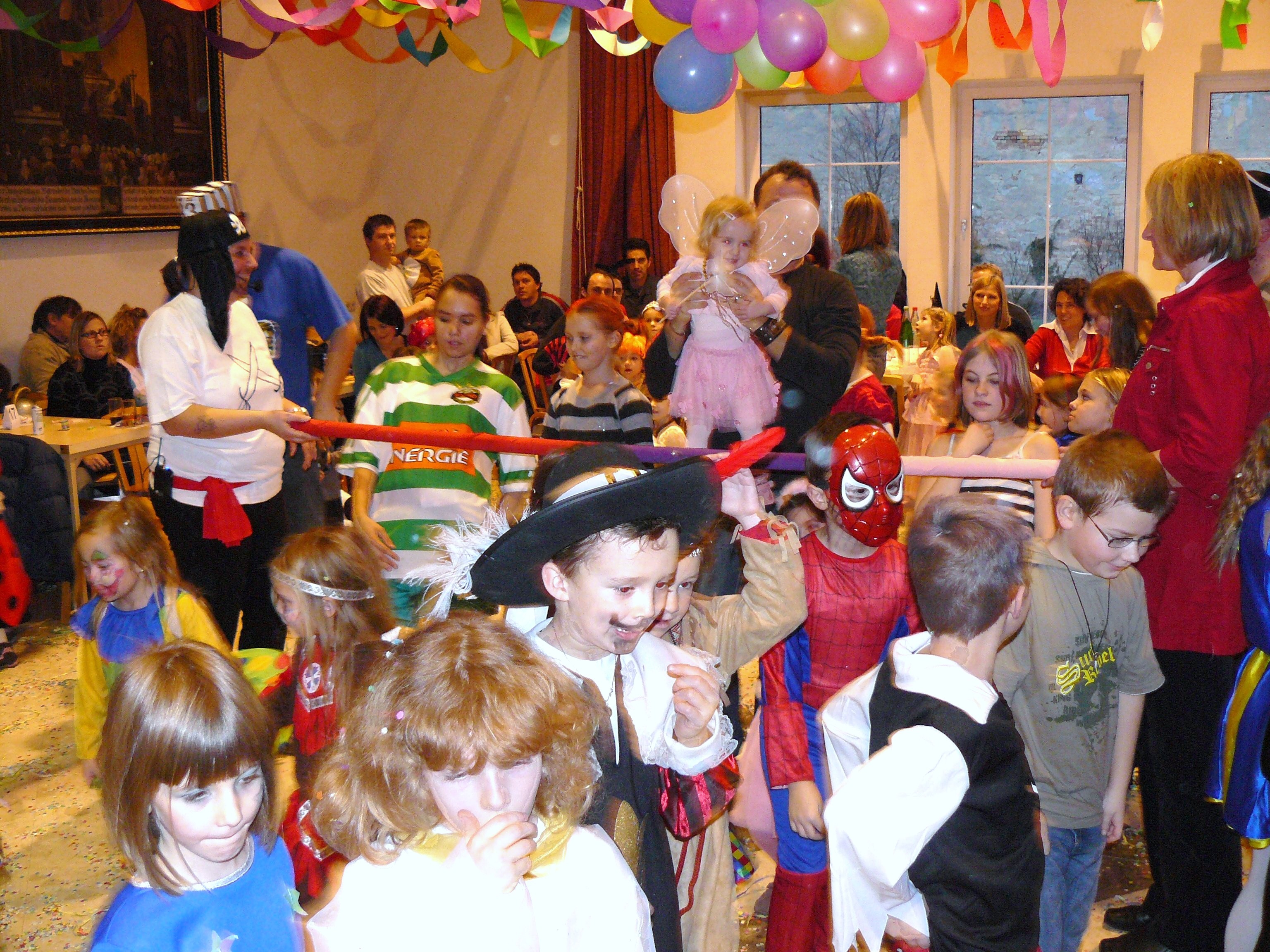 kinderball08 158.jpg