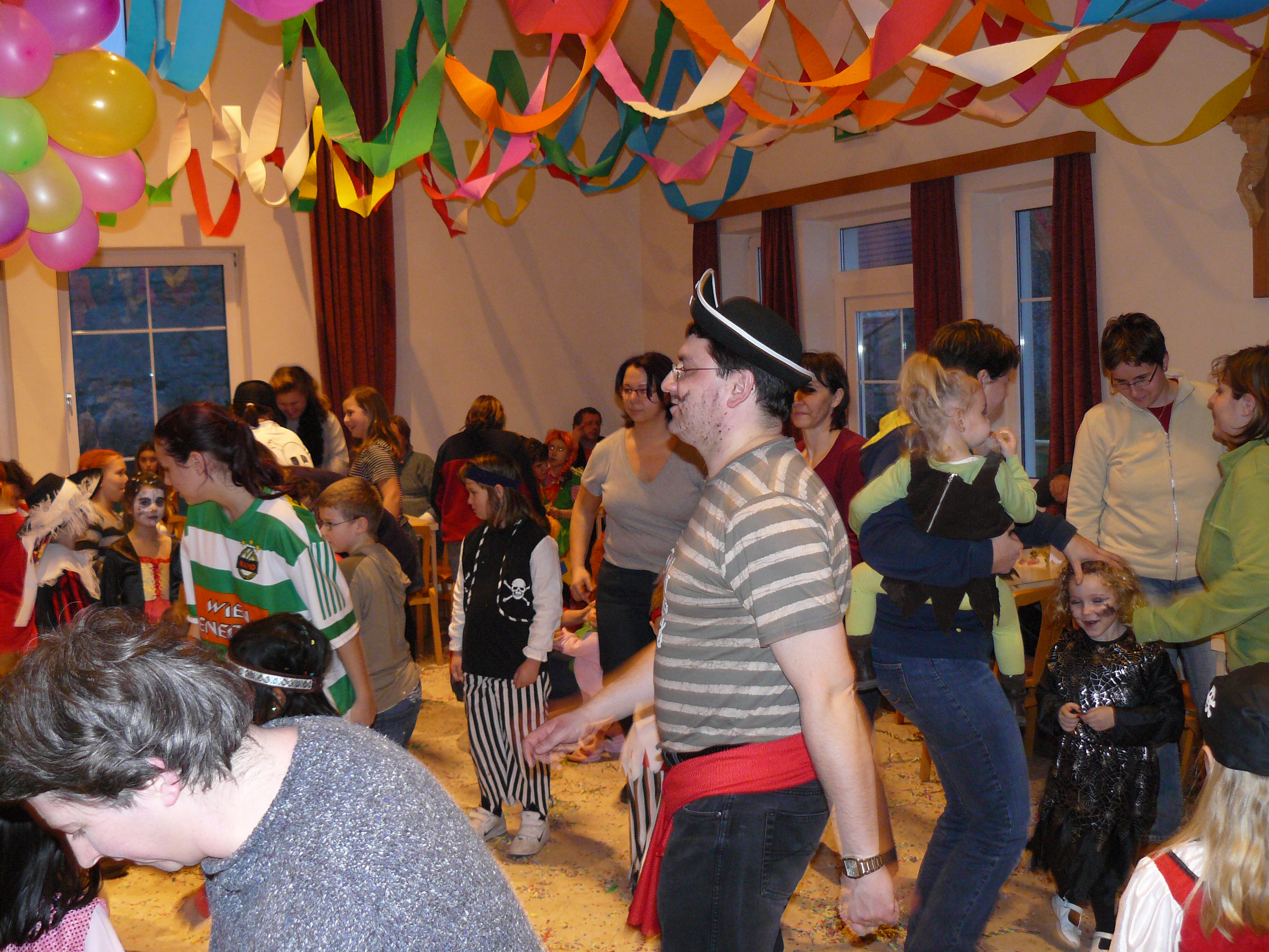 kinderball08 183.jpg